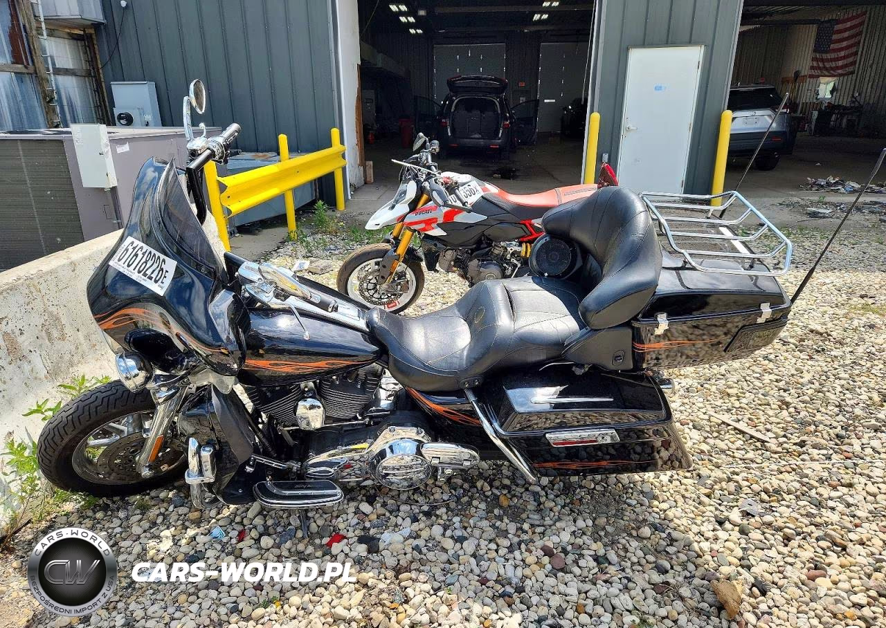 2008 Harley-Davidson Flhtcuse3 VIN:1HD1PR8168Y951400 - 3