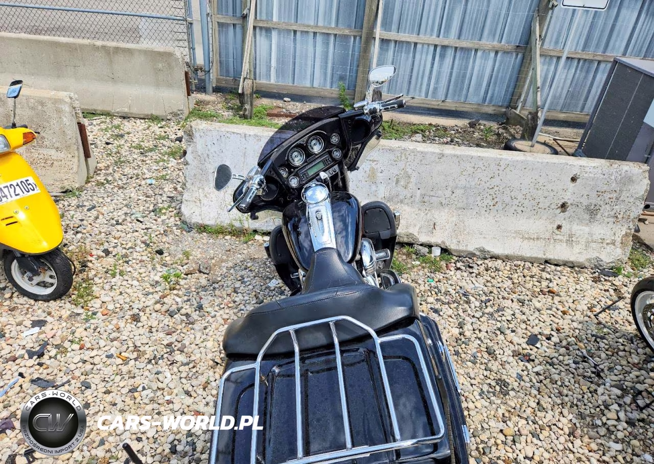 2008 Harley-Davidson Flhtcuse3 VIN:1HD1PR8168Y951400 - 6