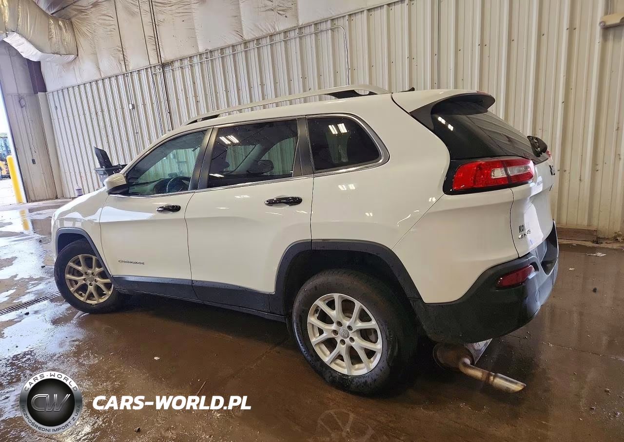 2016 Jeep Cherokee Latitude VIN:1C4PJMCB8GW196986 - 2