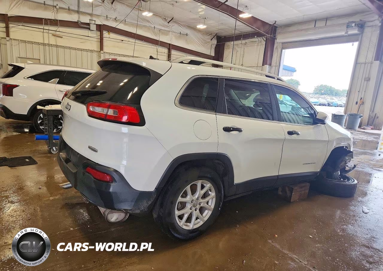 2016 Jeep Cherokee Latitude VIN:1C4PJMCB8GW196986 - 3