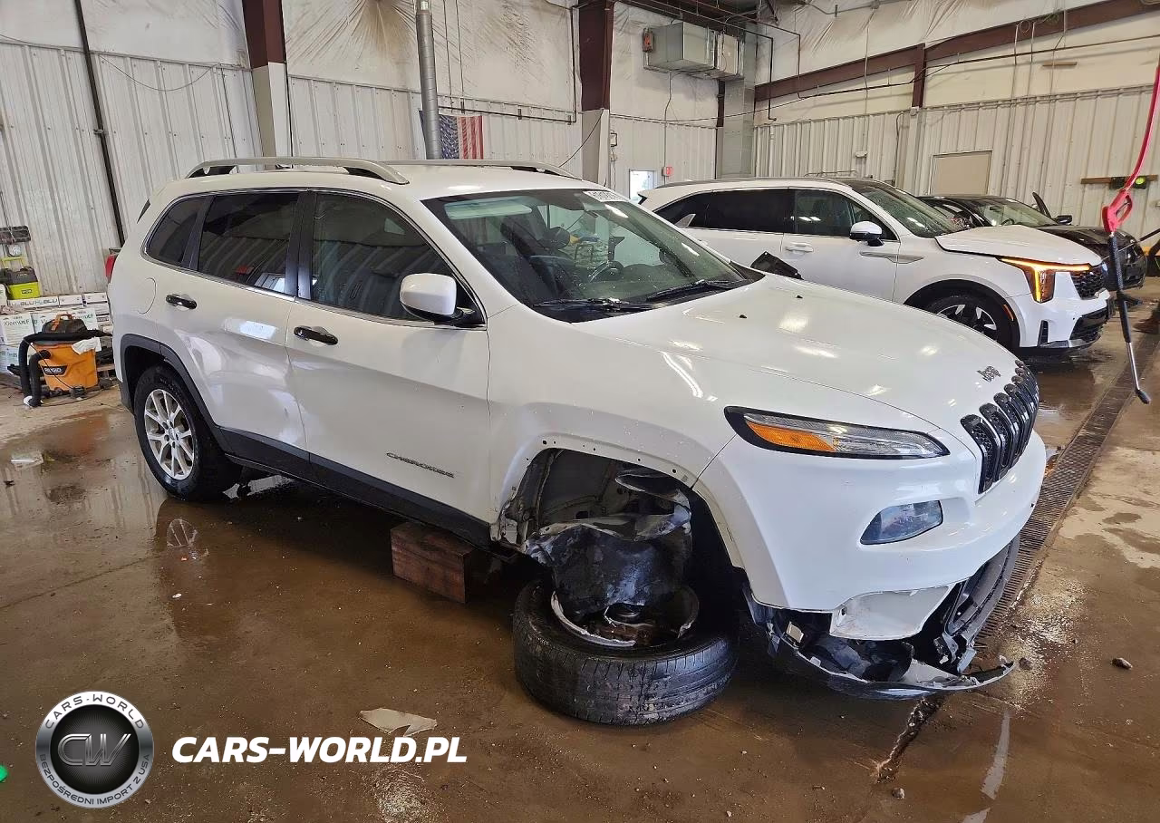 2016 Jeep Cherokee Latitude VIN:1C4PJMCB8GW196986 - 4