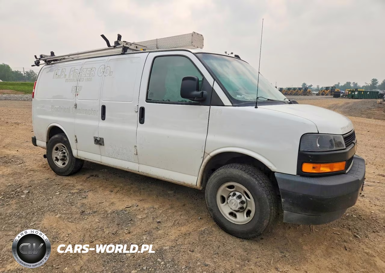 2019 Chevrolet Expres VIN:1GCWGAFG5K1307449 - 4