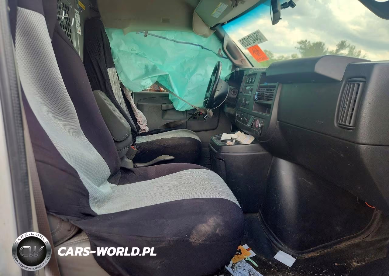 2019 Chevrolet Expres VIN:1GCWGAFG5K1307449 - 7