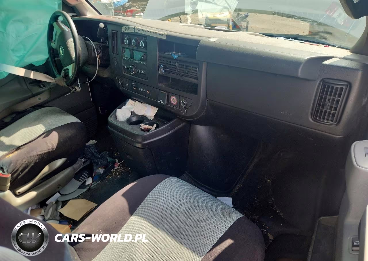2019 Chevrolet Expres VIN:1GCWGAFG5K1307449 - 8