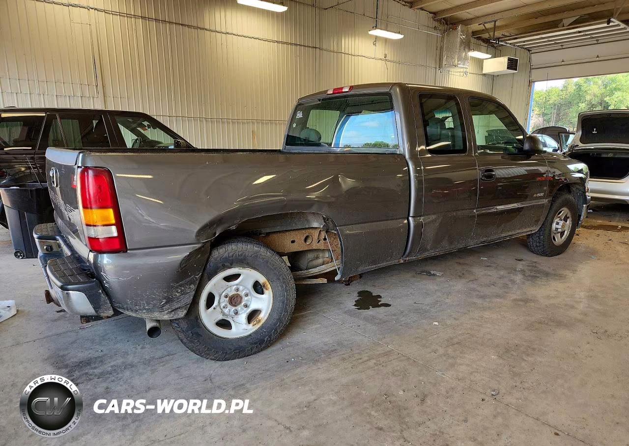 2002 Chevrolet Silverado C1500 VIN:2GCEC19V521296156 - 3