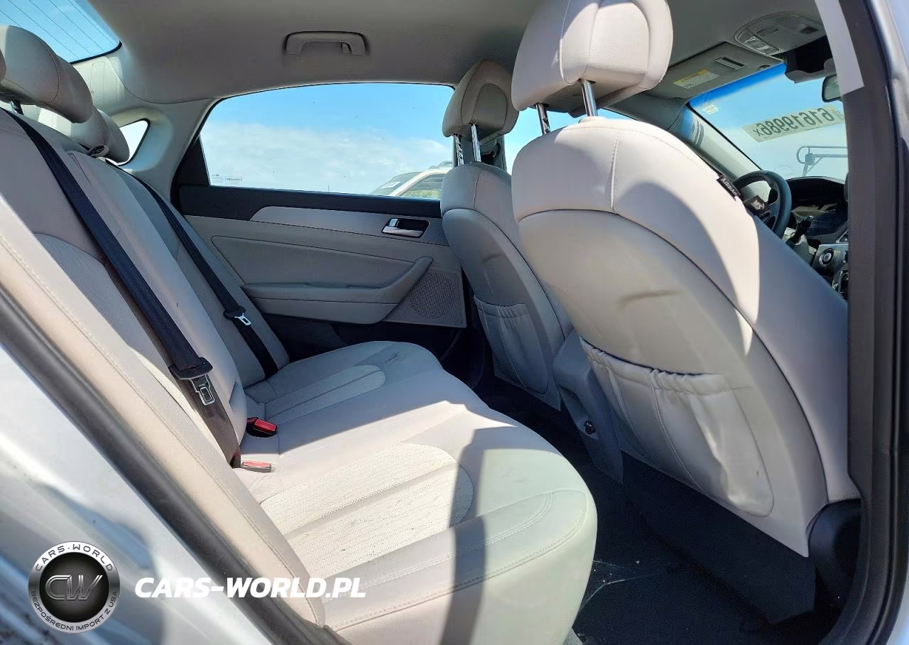 2016 Hyundai Sonata Hybrid Se VIN:KMHE24L11GA040275 - 10