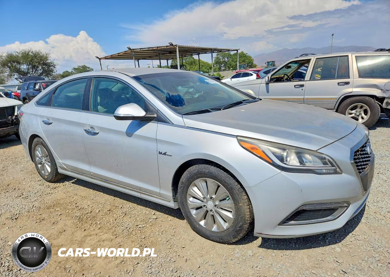 2016 Hyundai Sonata Hybrid Se VIN:KMHE24L11GA040275 - 4