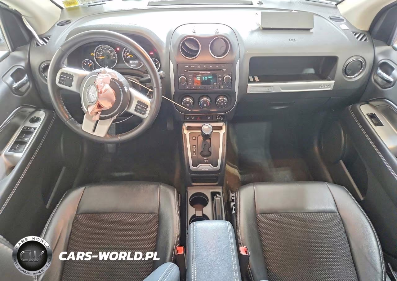 2017 Jeep Compass Latitude VIN:1C4NJDEB0HD111835 - 8