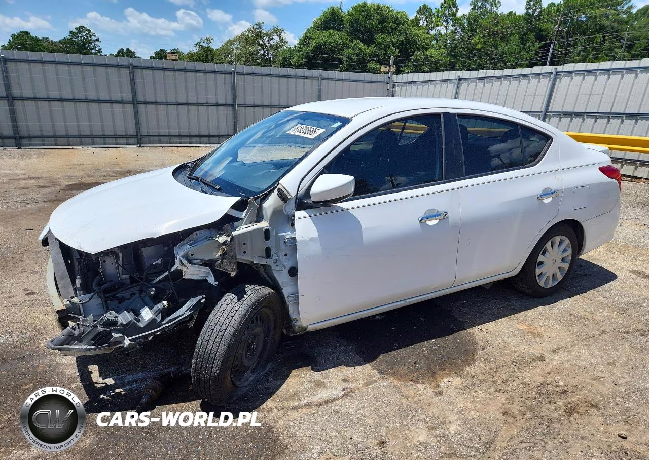 2015 Nissan Versa 1.6 Sv – zdjęcie 1 z 13