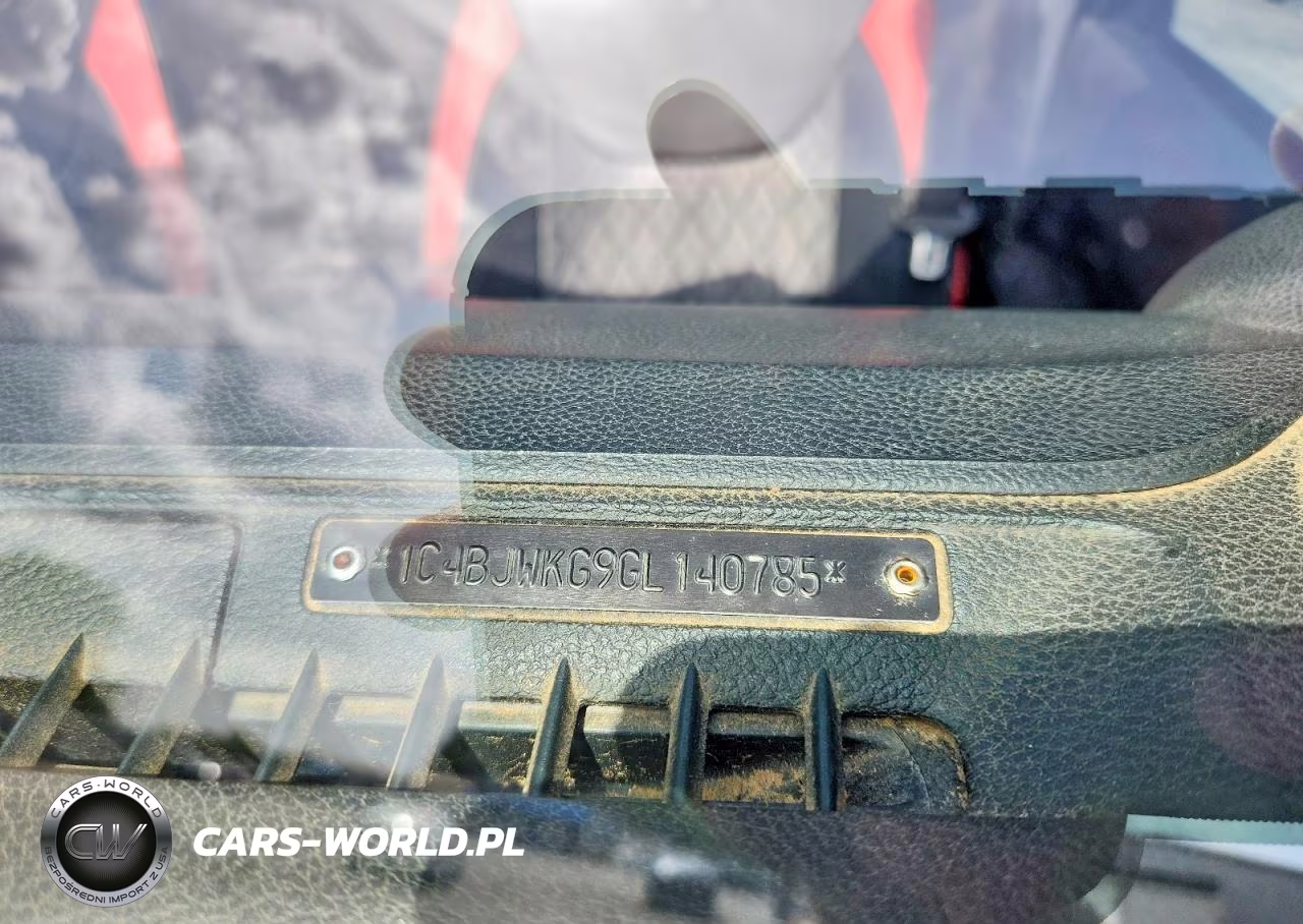 2016 Jeep Wrangler Unlimited Sport VIN:1C4BJWKG9GL140785 - 12