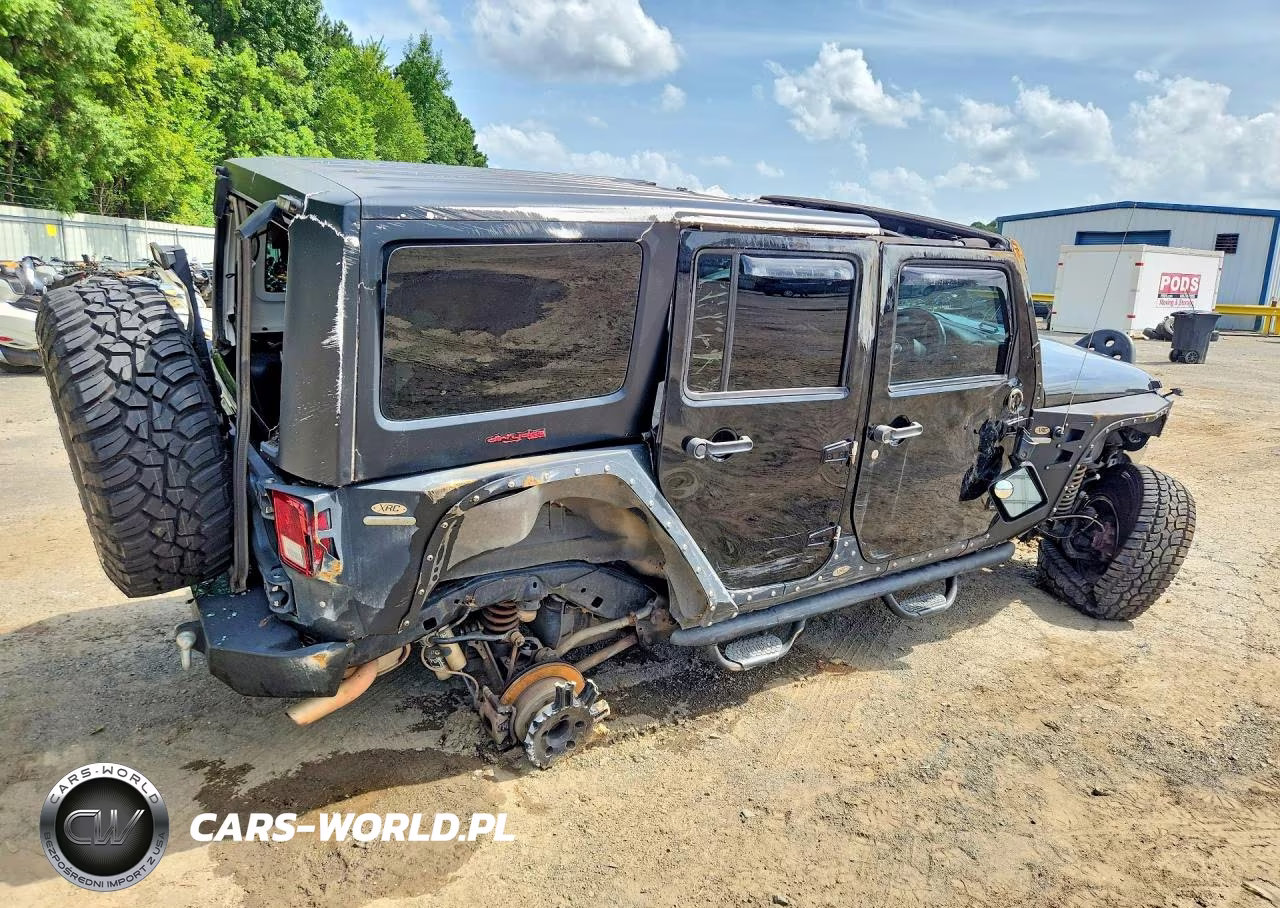 2016 Jeep Wrangler Unlimited Sport VIN:1C4BJWKG9GL140785 - 3