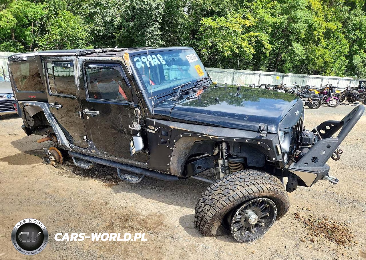 2016 Jeep Wrangler Unlimited Sport VIN:1C4BJWKG9GL140785 - 4