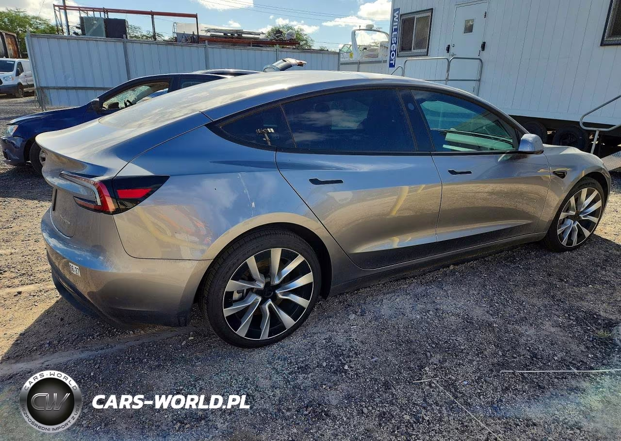 2025 Tesla Model 3 VIN:5YJ3E1EB0SF996757 - 3