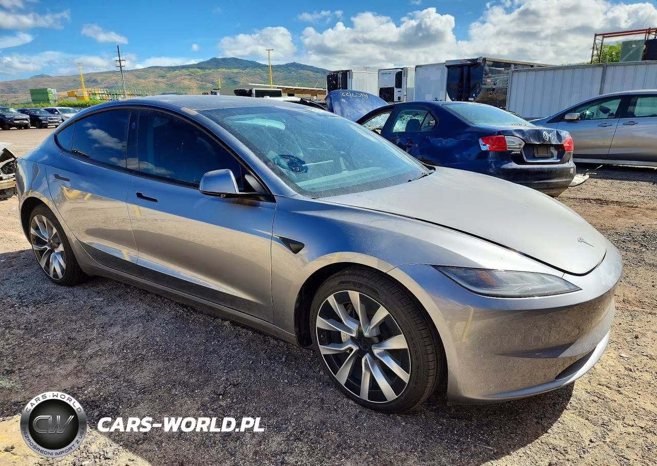 2025 Tesla Model 3 VIN:5YJ3E1EB0SF996757 - 4