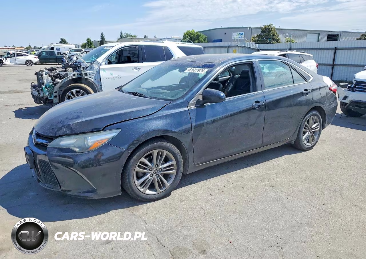 2015 Toyota Camry Le – zdjęcie 1 z 12