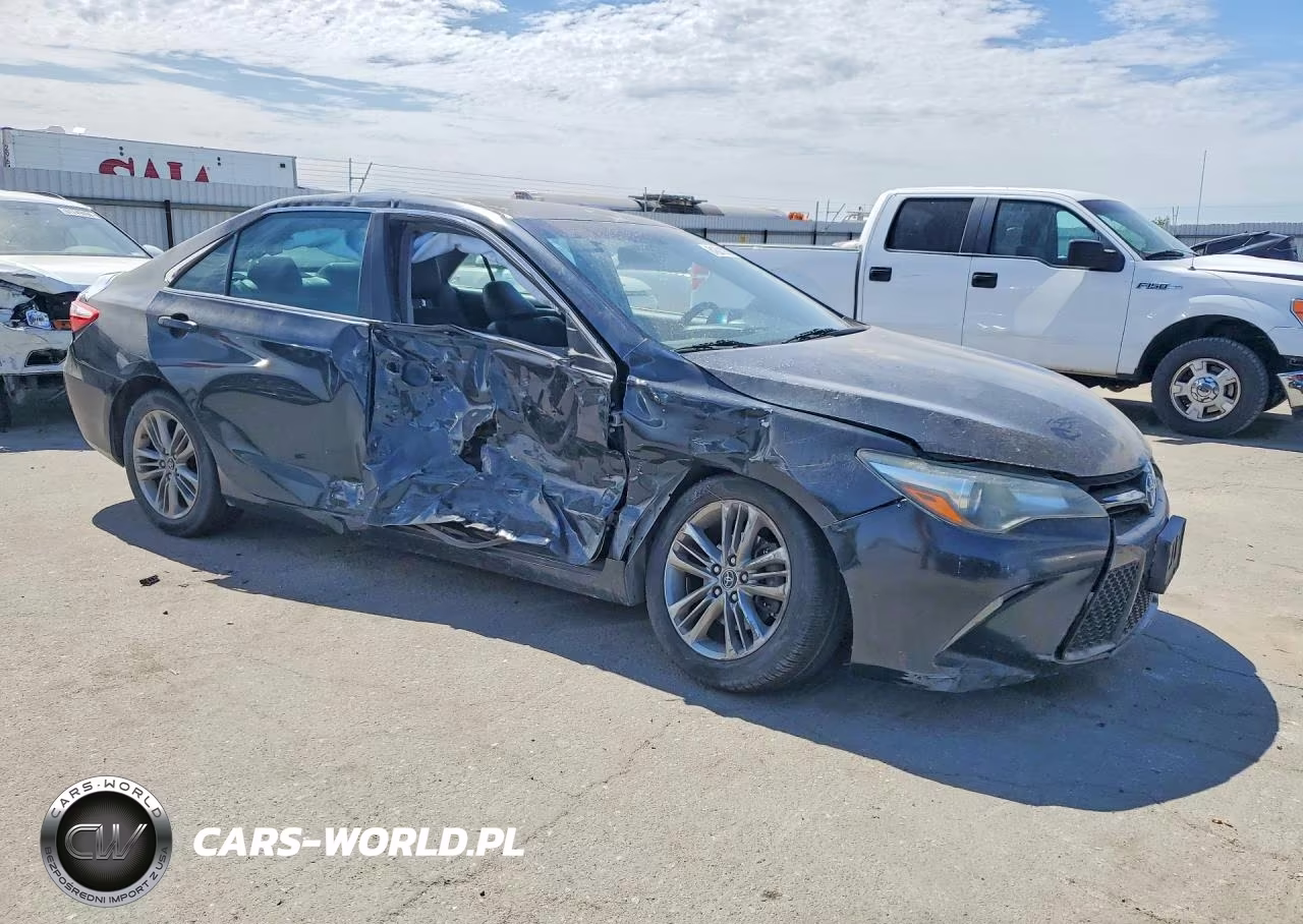 2015 Toyota Camry Le VIN:4T1BF1FK2FU956180 - 4
