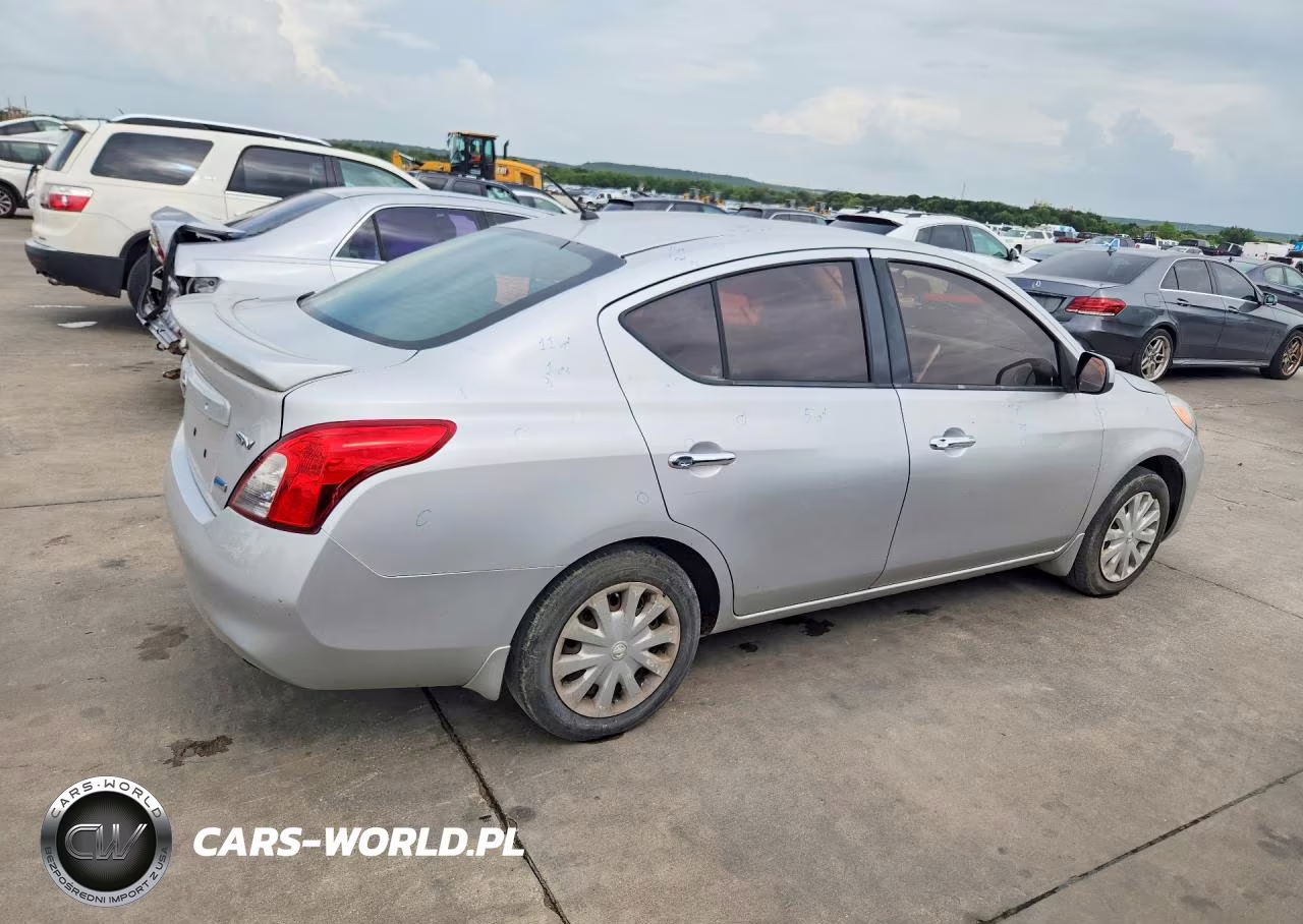 2014 Nissan Versa S VIN:3N1CN7AP3EL835770 - 3