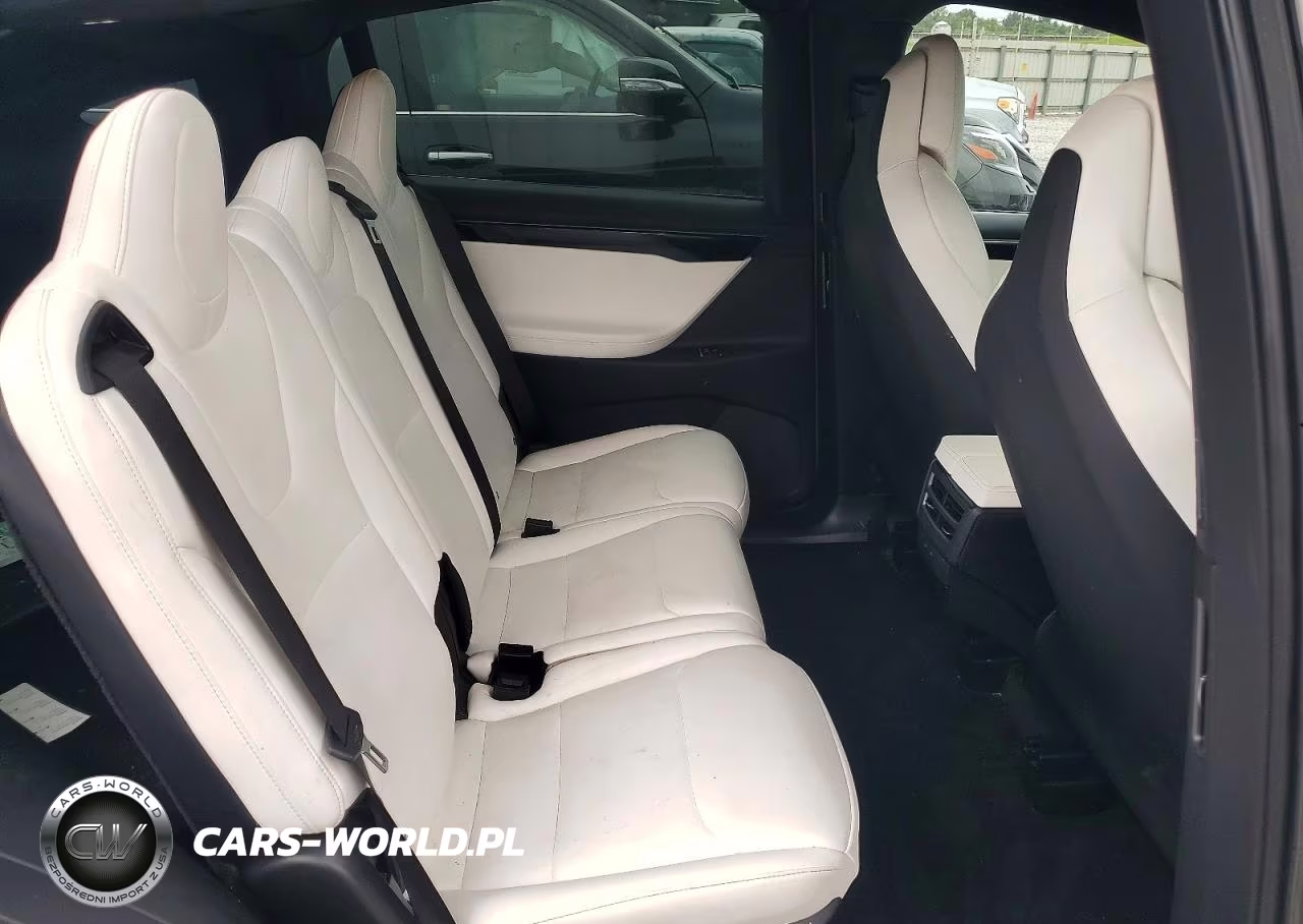 2018 Tesla Model X VIN:5YJXCDE2XJF124173 - 11