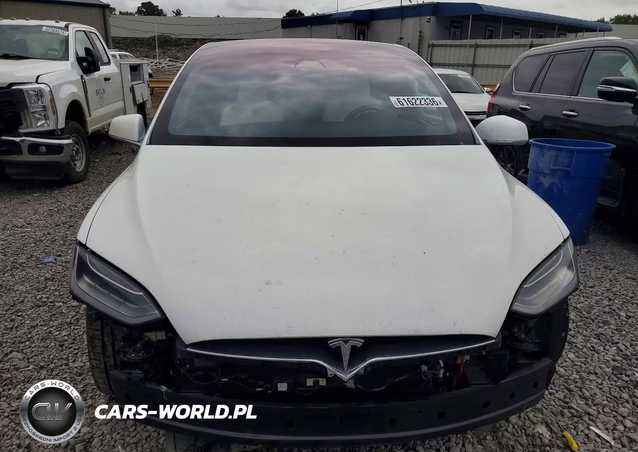 2018 Tesla Model X VIN:5YJXCDE2XJF124173 - 5