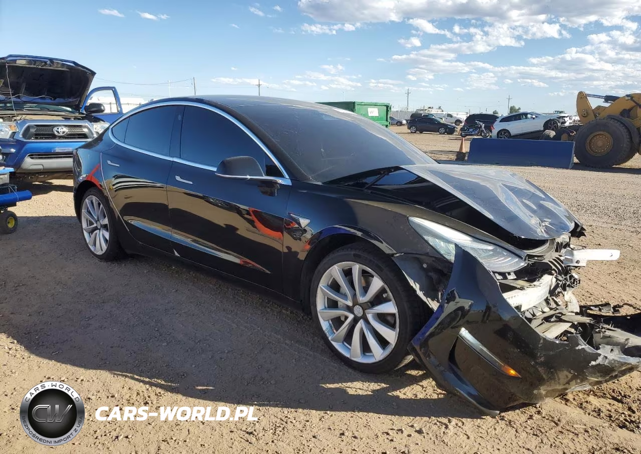 2019 Tesla Model 3 VIN:5YJ3E1EBXKF365336 - 4