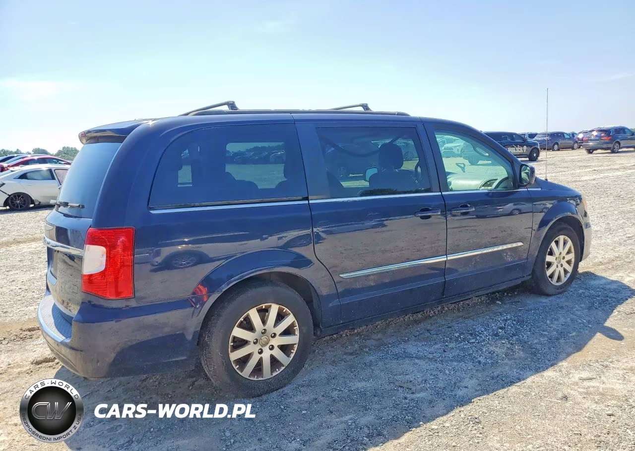 2015 Chrysler Town & Country Touring VIN:2C4RC1BG5FR696559 - 3