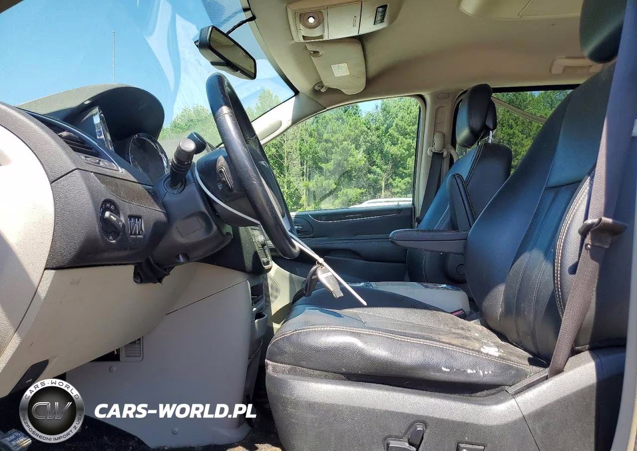 2015 Chrysler Town & Country Touring VIN:2C4RC1BG5FR696559 - 7