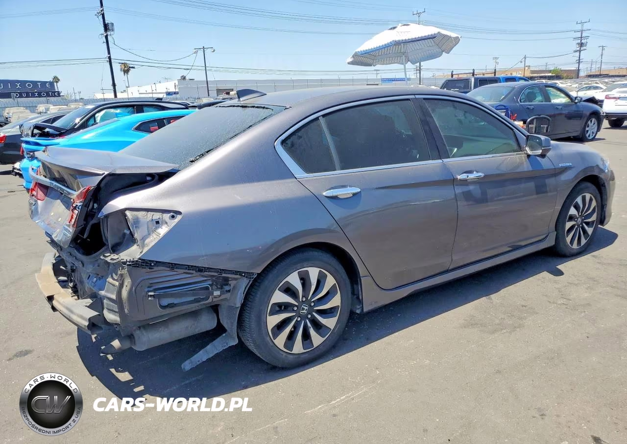 2017 Honda Accord Touring Hybrid VIN:JHMCR6F74HC002711 - 3