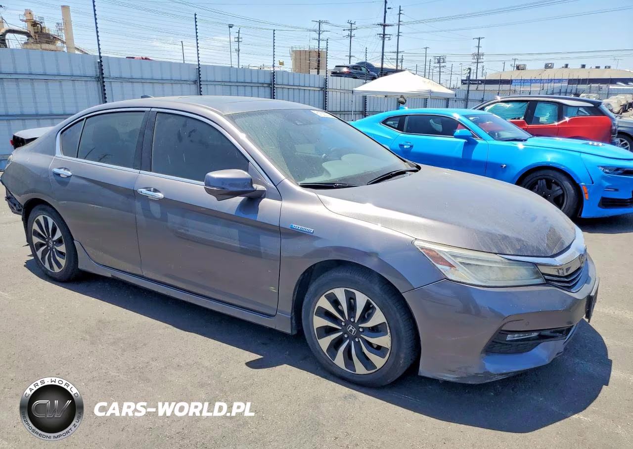 2017 Honda Accord Touring Hybrid VIN:JHMCR6F74HC002711 - 4
