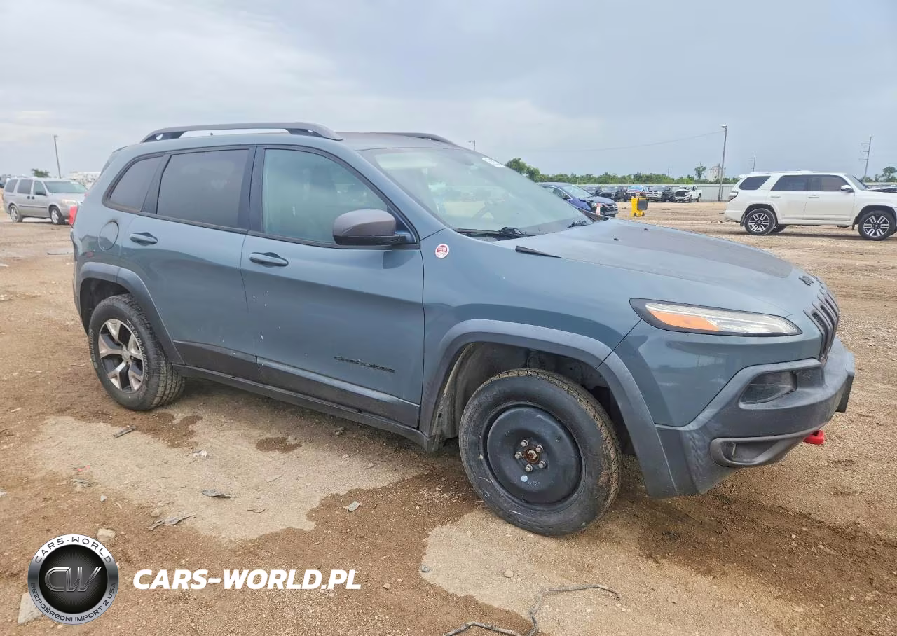 2015 Jeep Cherokee Trailhawk VIN:1C4PJMBSXFW641955 - 4