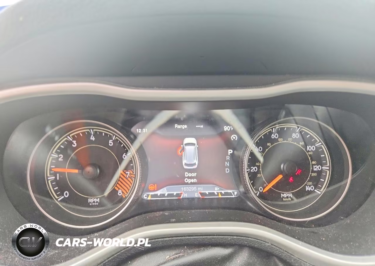 2015 Jeep Cherokee Trailhawk VIN:1C4PJMBSXFW641955 - 9