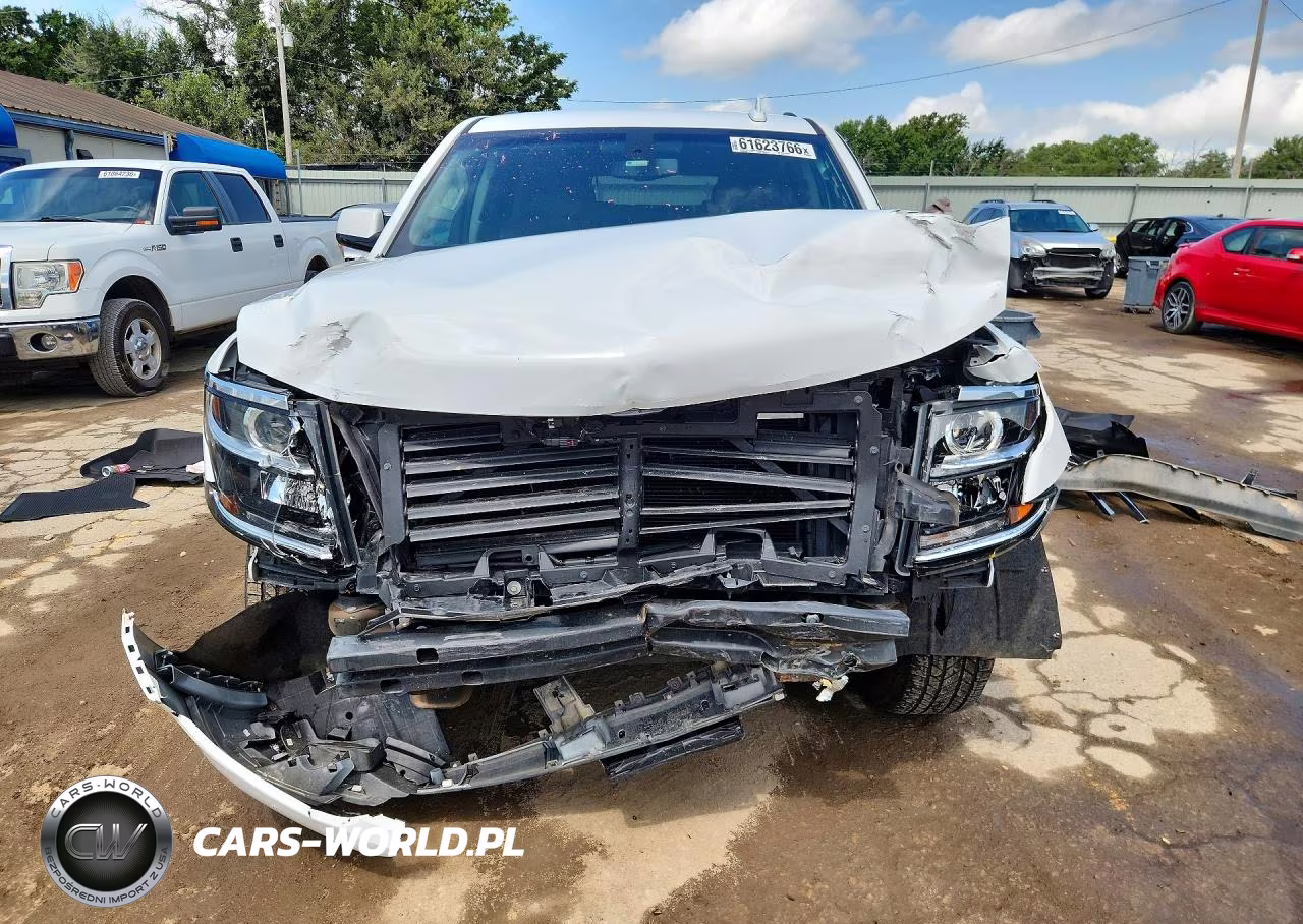 2018 Chevrolet Suburban C1500 Ls VIN:1GNSCGKC4JR393828 - 5