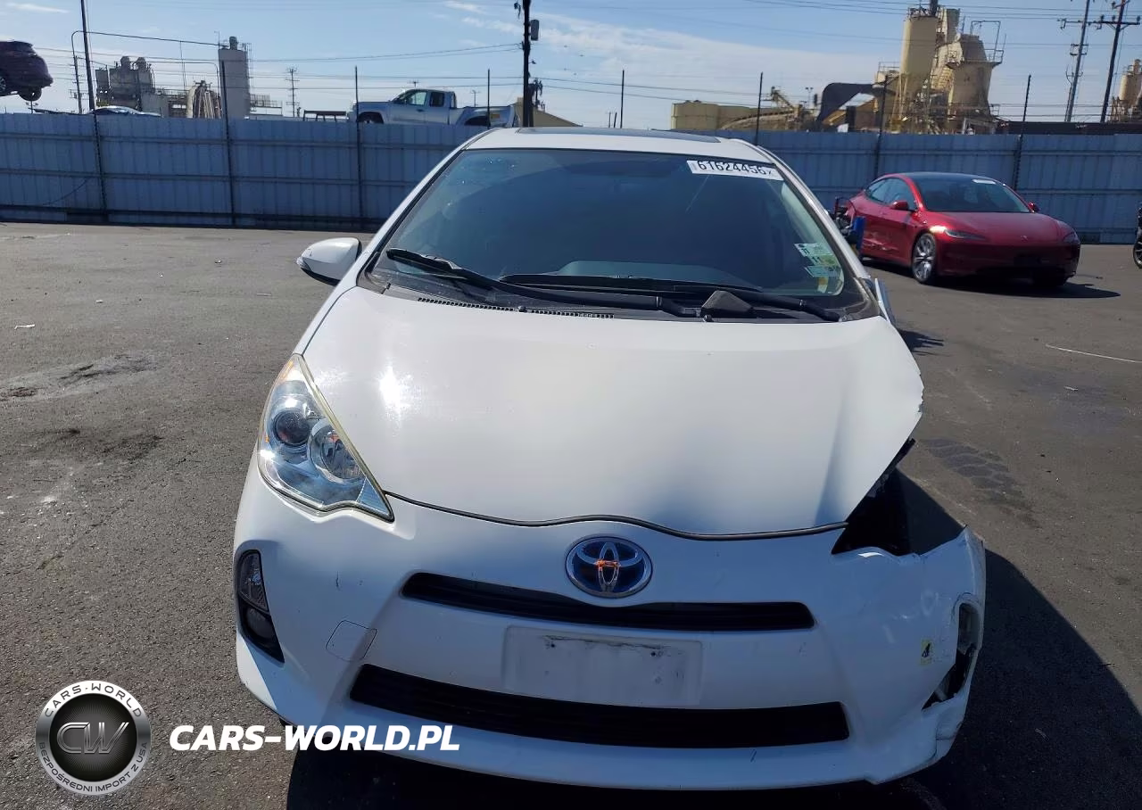 2013 Toyota Prius C Four VIN:JTDKDTB35D1042833 - 5
