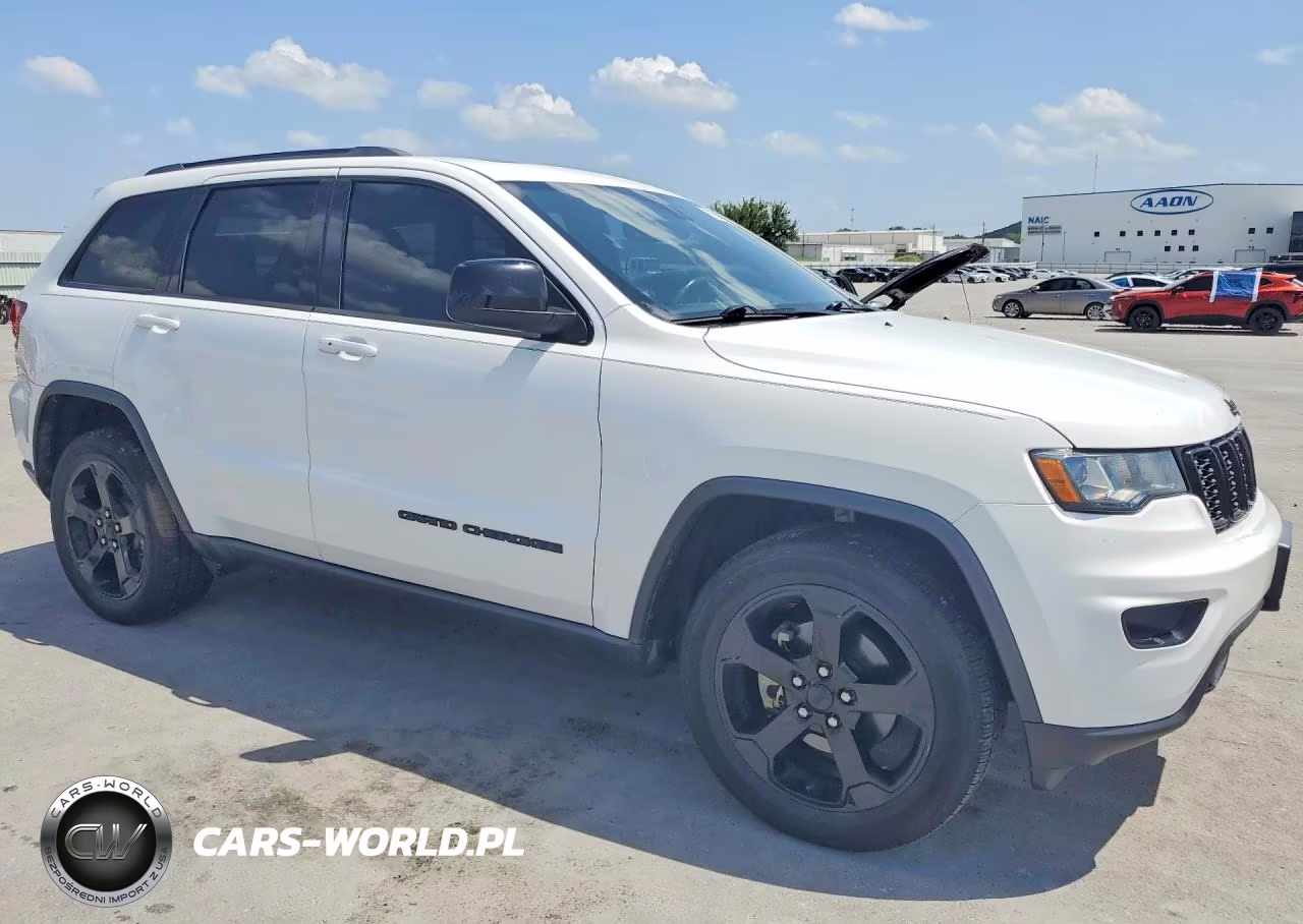 2018 Jeep Grand Cherokee Laredo VIN:1C4RJFAG7JC375810 - 4