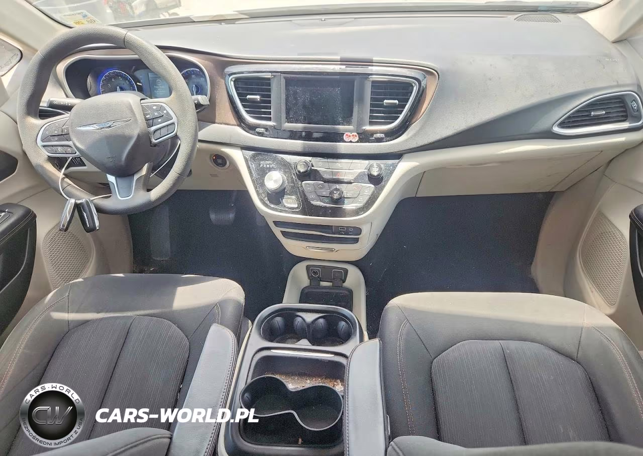 2018 Chrysler Pacifica Touring Plus VIN:2C4RC1FG0JR125550 - 8