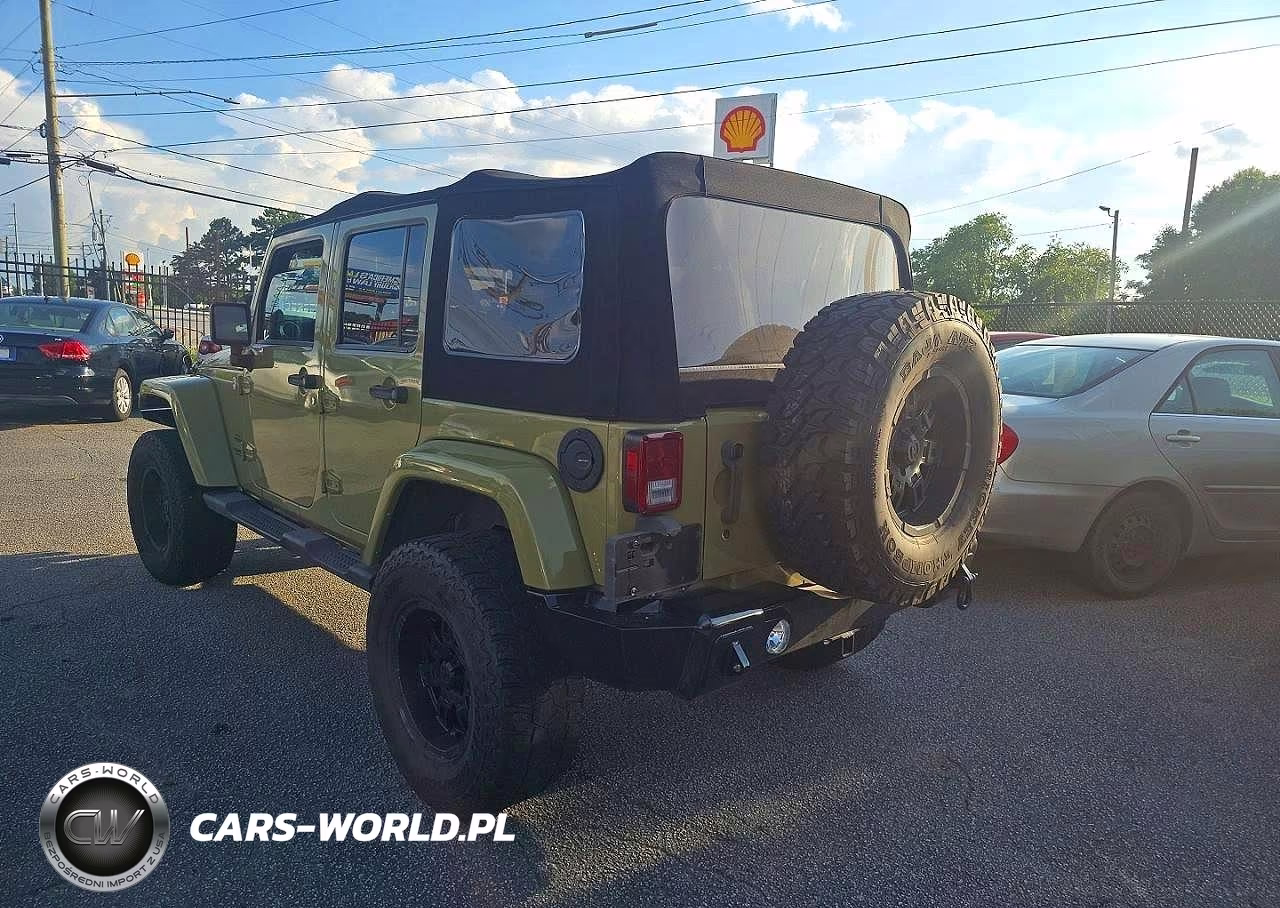 2013 Jeep Wrangler Unlimited Sahara VIN:1C4BJWEG9DL531328 - 3