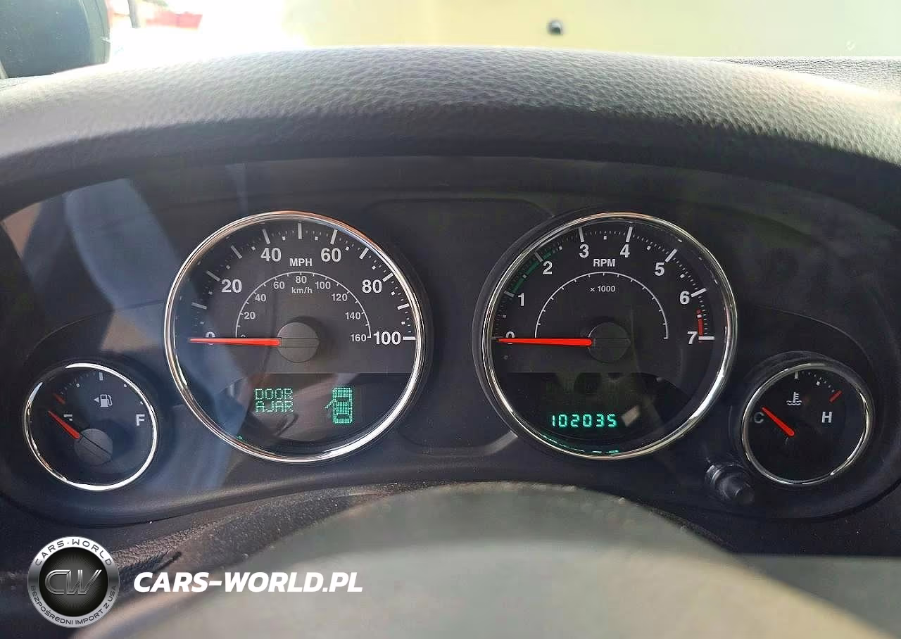 2013 Jeep Wrangler Unlimited Sahara VIN:1C4BJWEG9DL531328 - 8