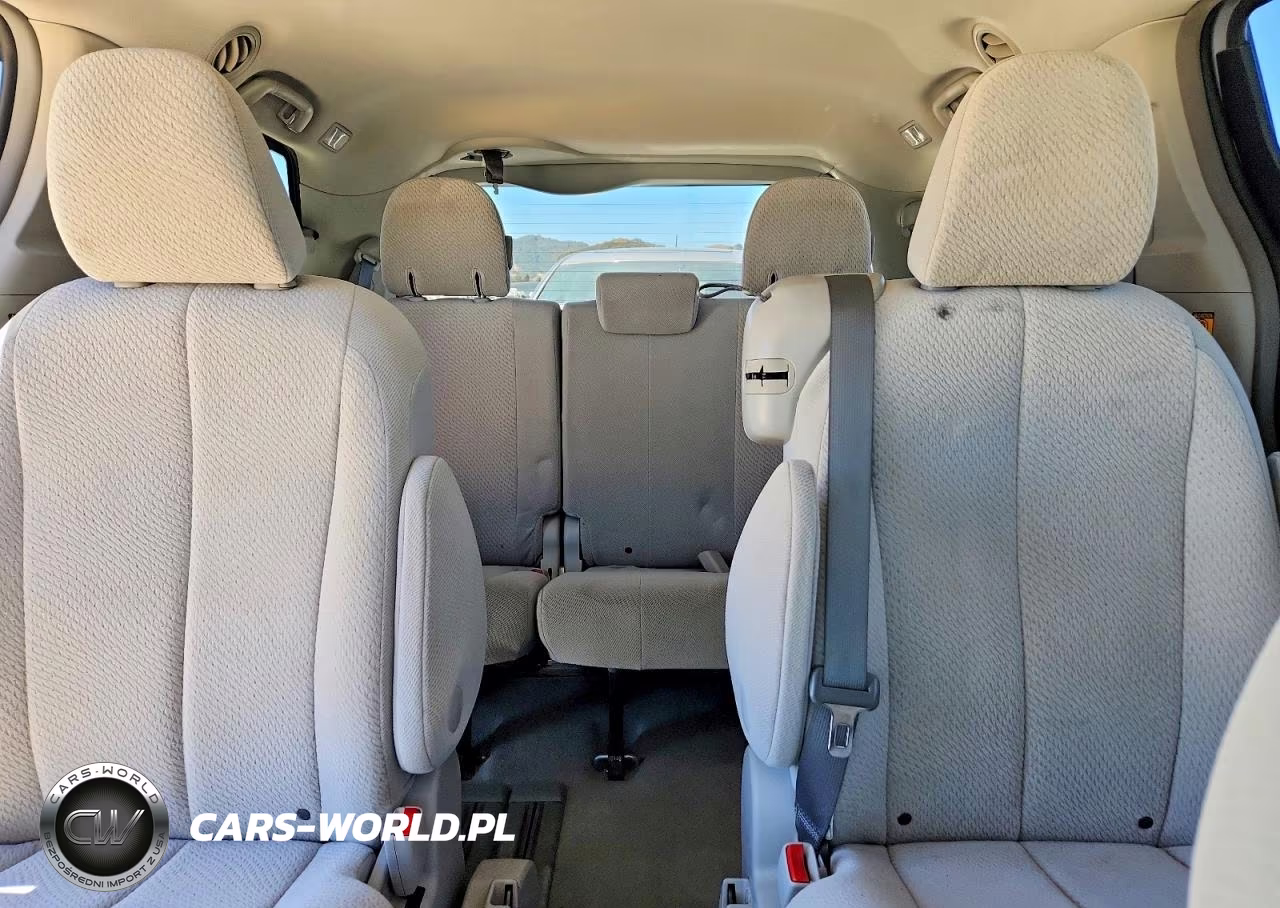 2012 Toyota Sienna Le VIN:5TDKK3DC1CS204770 - 10