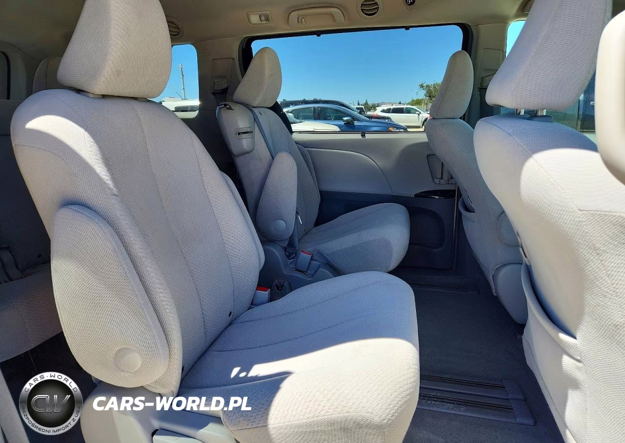 2012 Toyota Sienna Le VIN:5TDKK3DC1CS204770 - 11