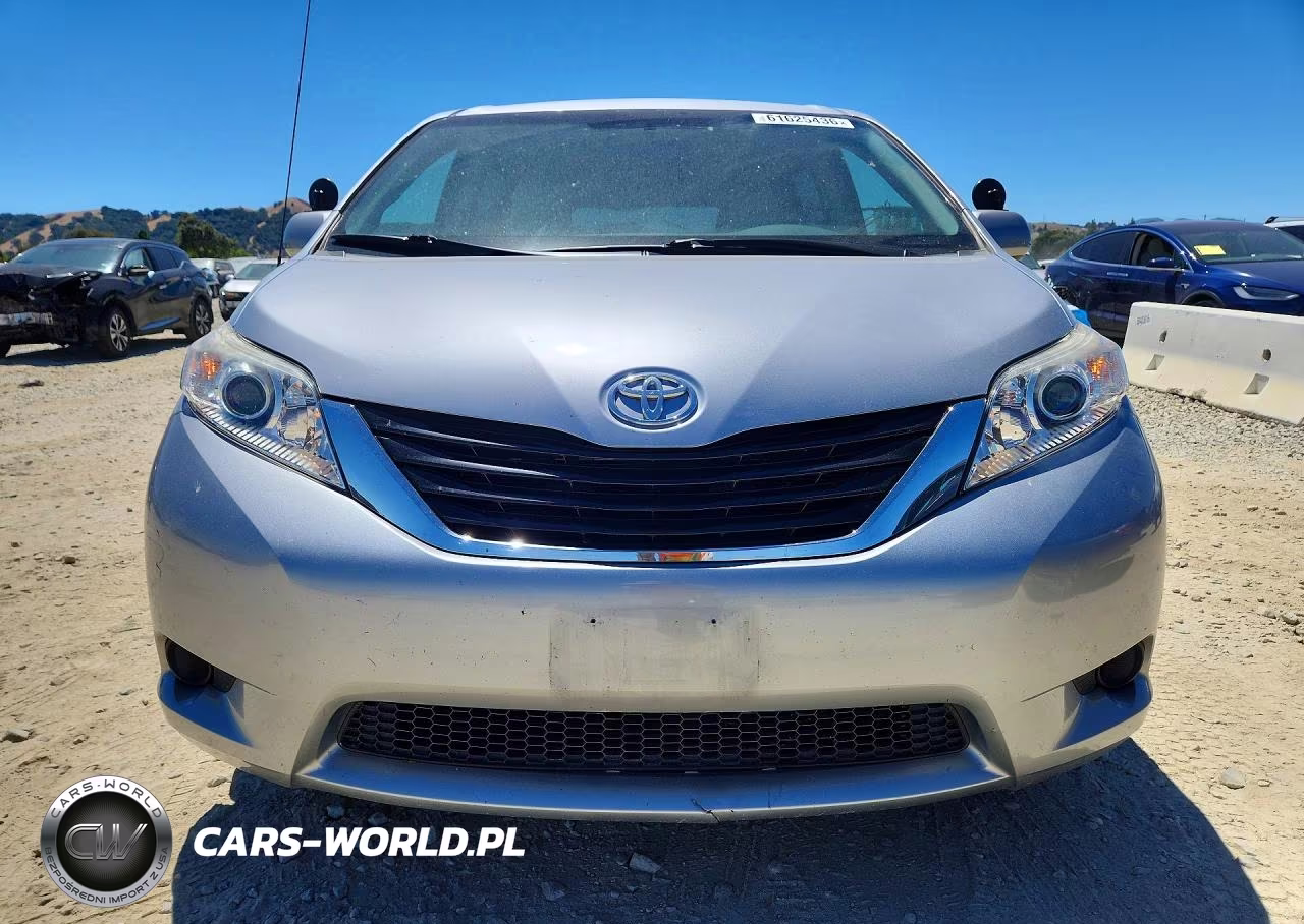 2012 Toyota Sienna Le VIN:5TDKK3DC1CS204770 - 5
