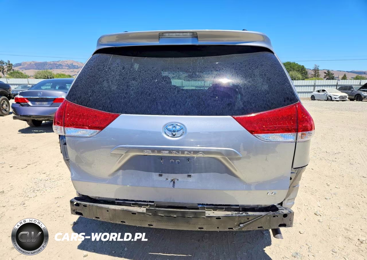 2012 Toyota Sienna Le VIN:5TDKK3DC1CS204770 - 6