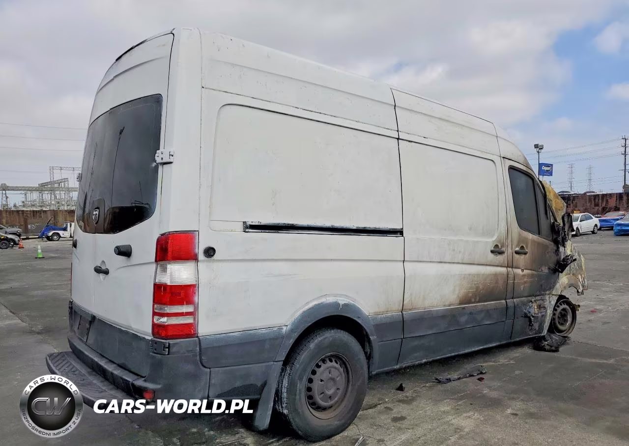 2007 Dodge Sprinter 2500 VIN:WD0PE745775205463 - 4