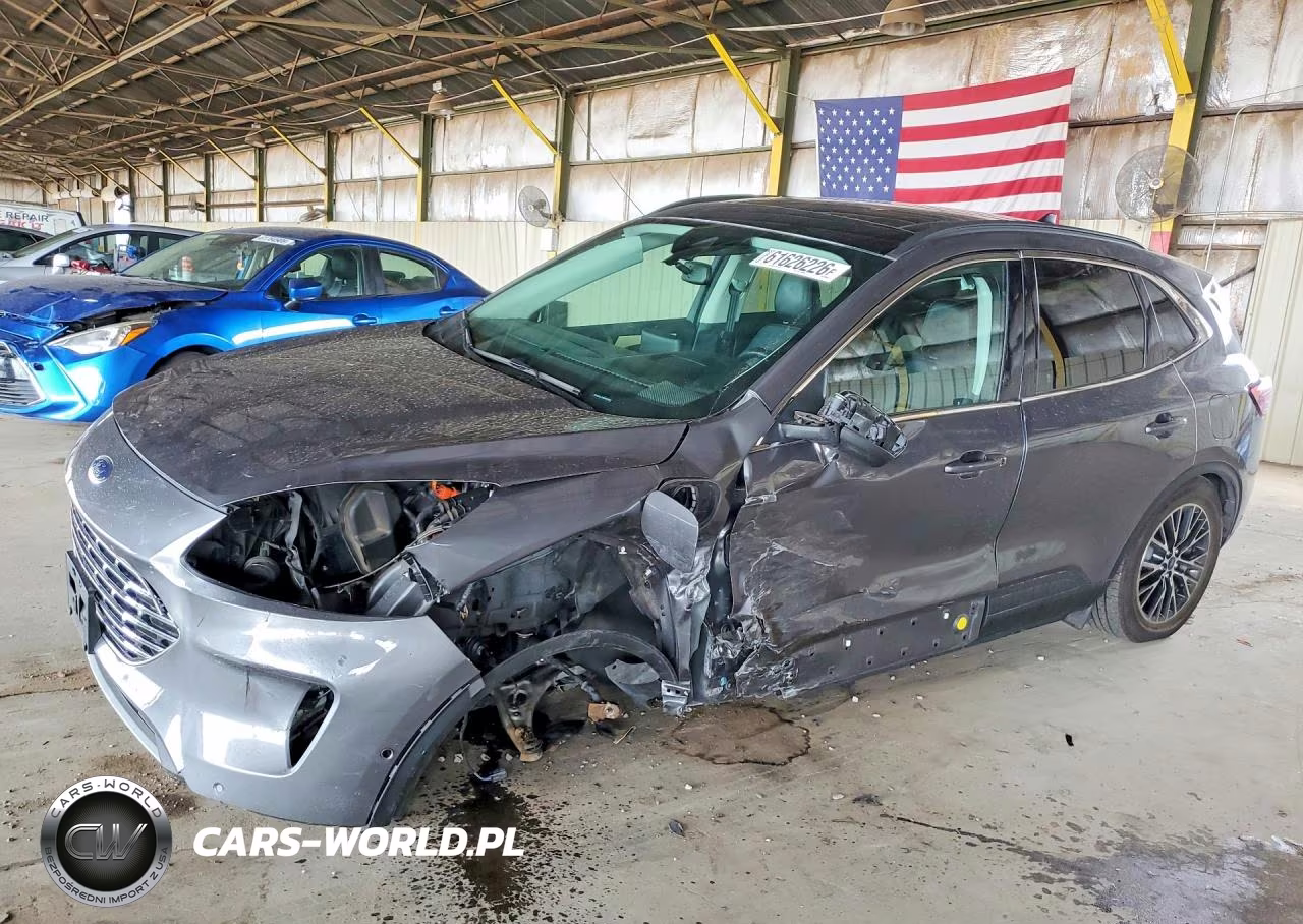 2021 Ford Escape Titanium – zdjęcie 1 z 13