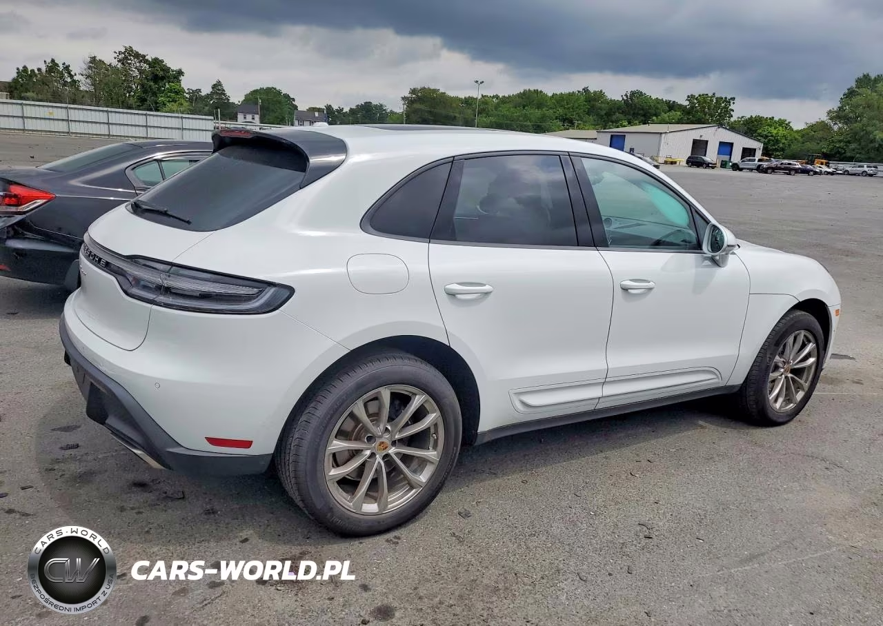 2023 Porsche Macan Base VIN:WP1AA2A58PLB13032 - 3
