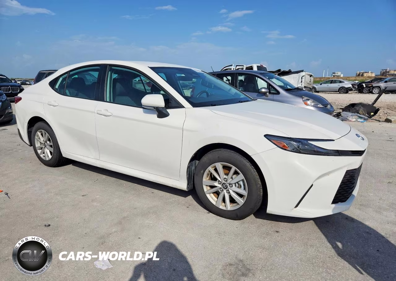 2026 Toyota Camry Le VIN:4T1DAACK3TU662486 - 4