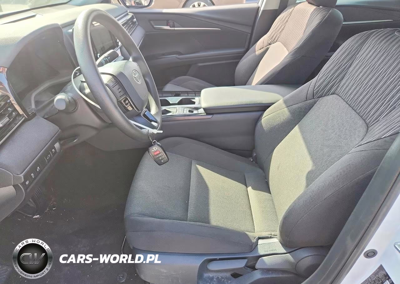 2026 Toyota Camry Le VIN:4T1DAACK3TU662486 - 7
