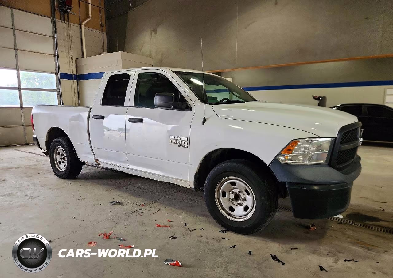 2019 Ram 1500 Classic Tradesman VIN:1C6RR6FG0KS603744 - 4