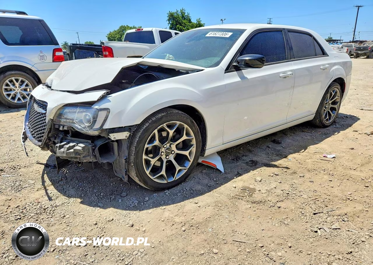 2018 Chrysler 300 Touring VIN:2C3CCAAG4JH191512 - 1