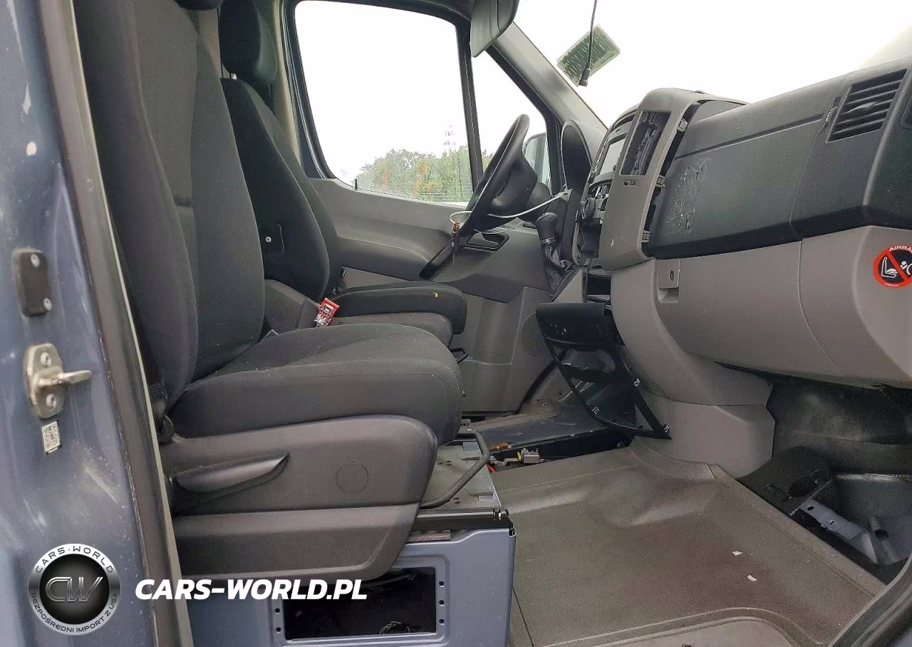 2018 Mercedes-Benz Sprinter 2500 VIN:WD3PE7CD9JP625815 - 11