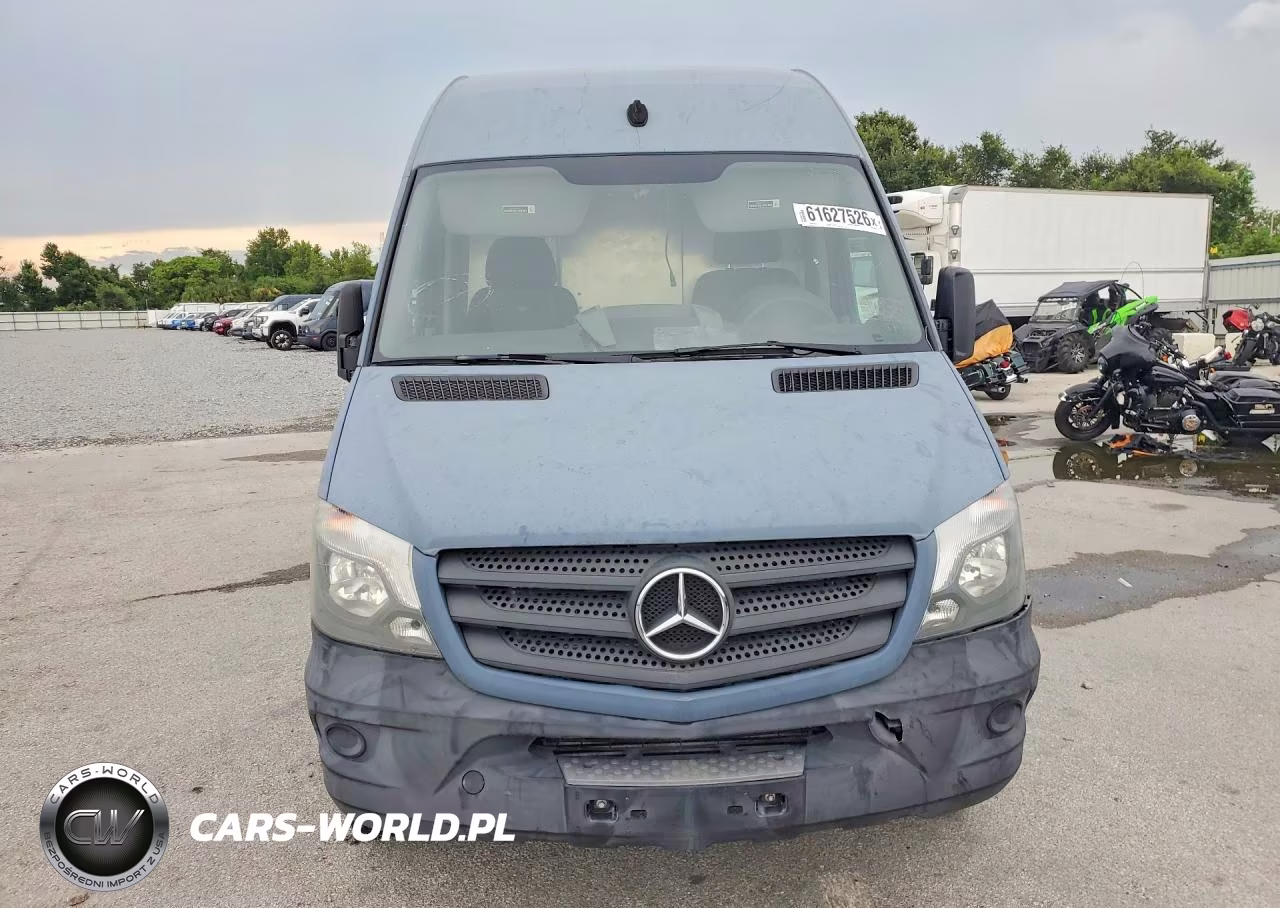 2018 Mercedes-Benz Sprinter 2500 VIN:WD3PE7CD9JP625815 - 5