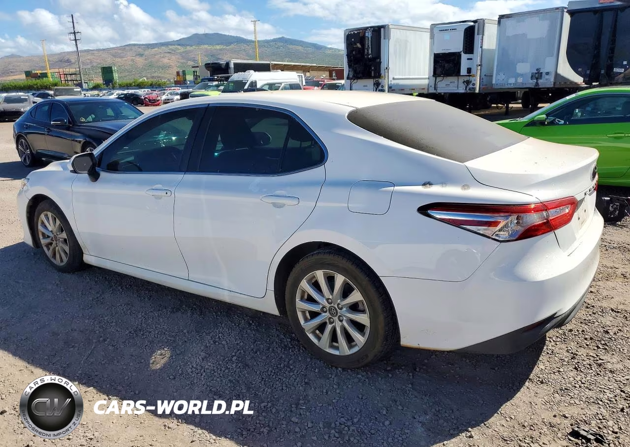 2018 Toyota Camry L VIN:4T1B11HK8JU028670 - 2